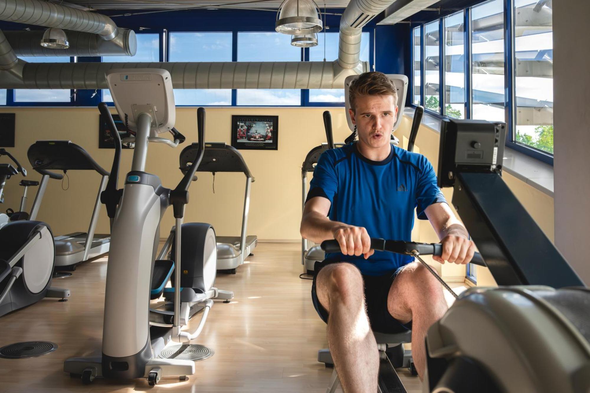 Sport- & Seminarhotel Glockenspitze Altenkirchen  Buitenkant foto