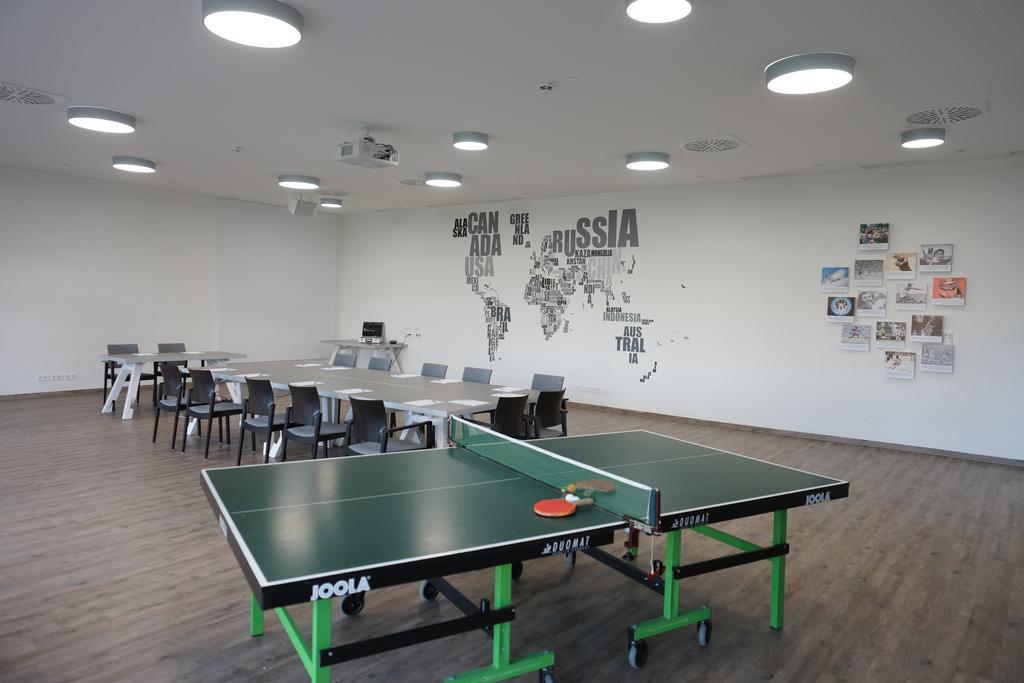 Sport- & Seminarhotel Glockenspitze Altenkirchen  Buitenkant foto